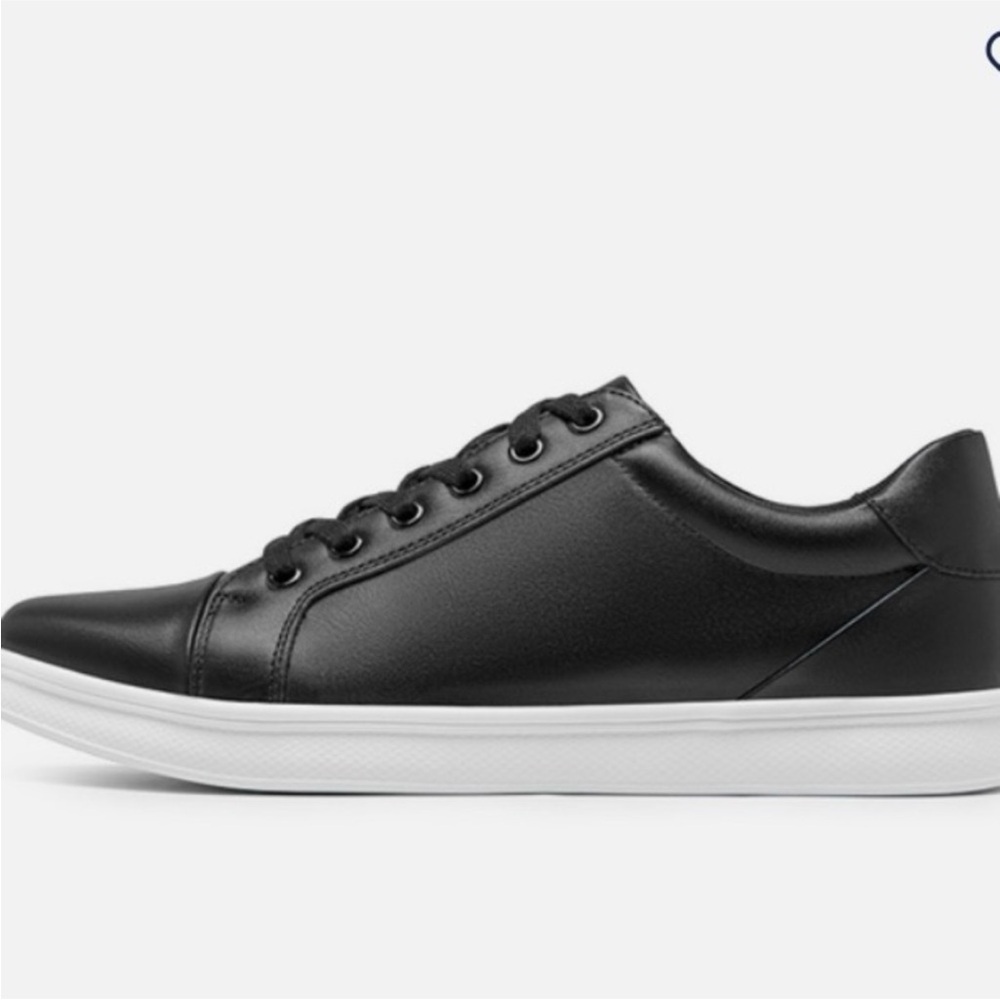 New Bruno Marc men’s sneakers size 9